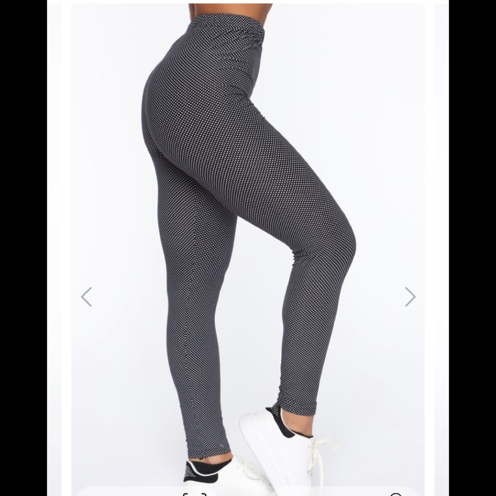 Polka dot leggings (black and white)